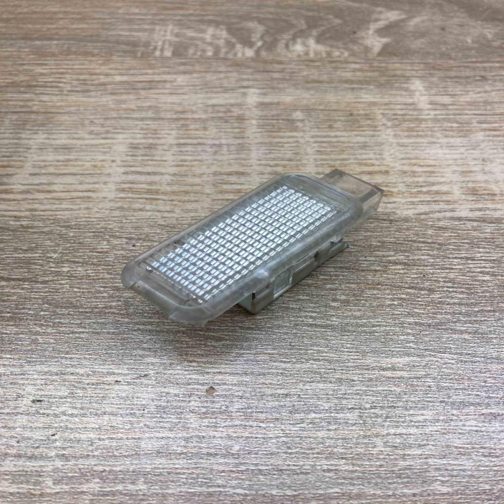 8D0947415   Other interior light Audi A6 S6 C5 4B