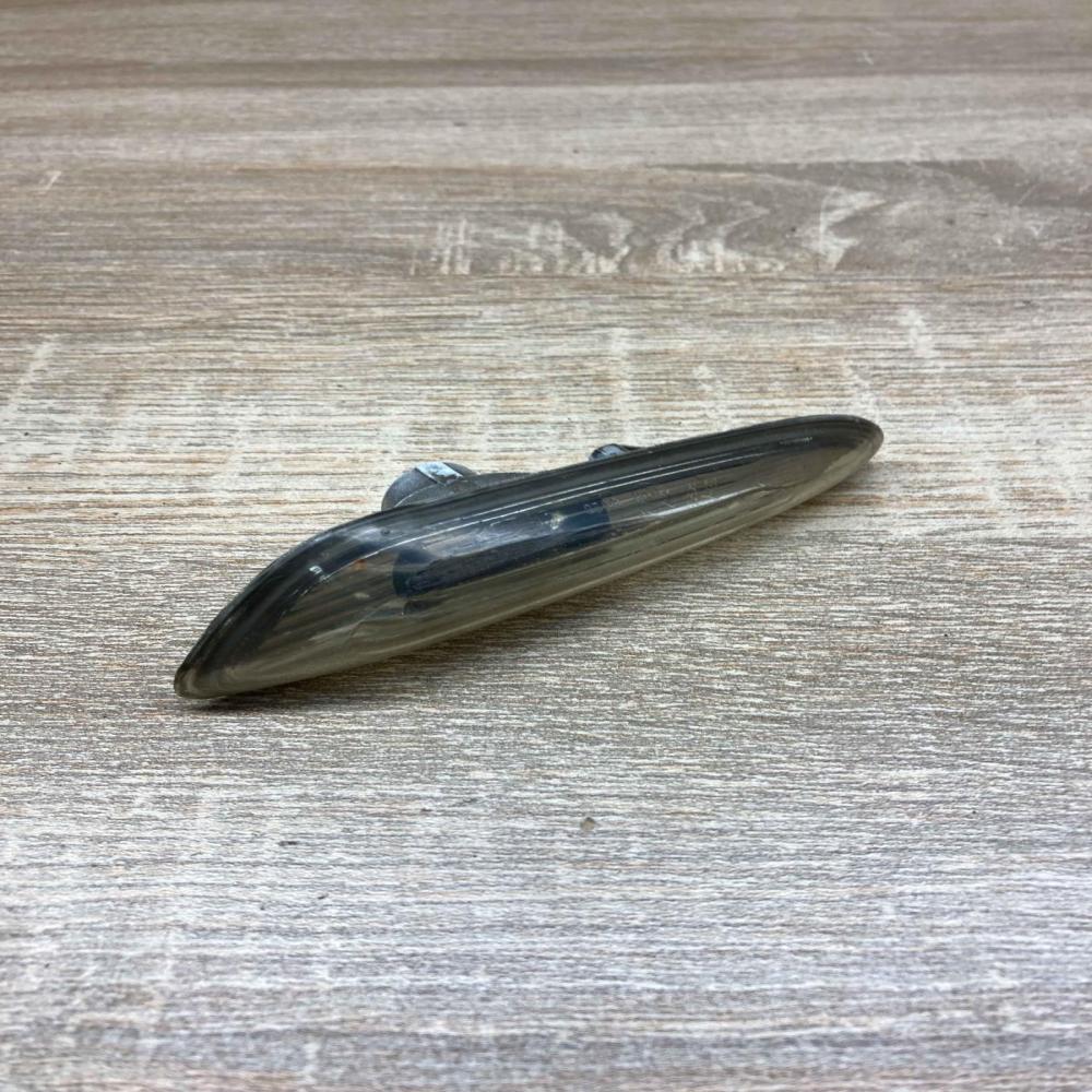 7165915   Front fender indicator light BMW 3 E46