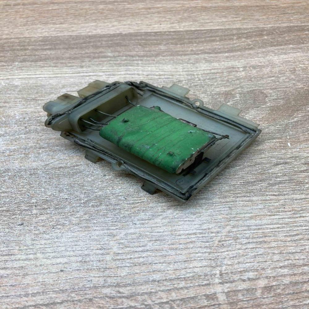 357959263 881048164  Heater blower motor/fan resistor Audi 80 90 S2 B4