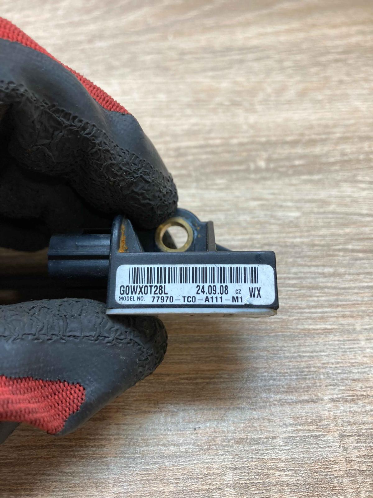 G0WX0T28L   Airbag deployment crash/impact sensor Honda Accord