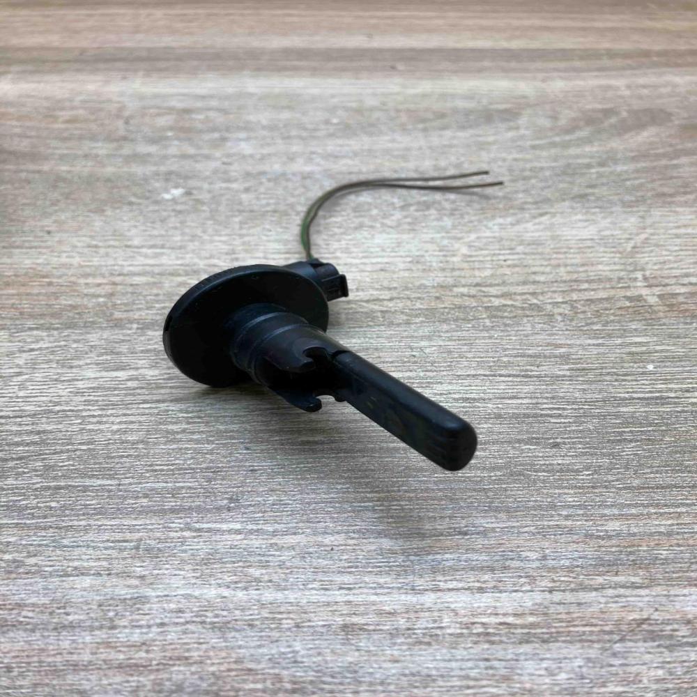 8360459  With Plug Windshield washer fluid level sensor BMW 5 E39