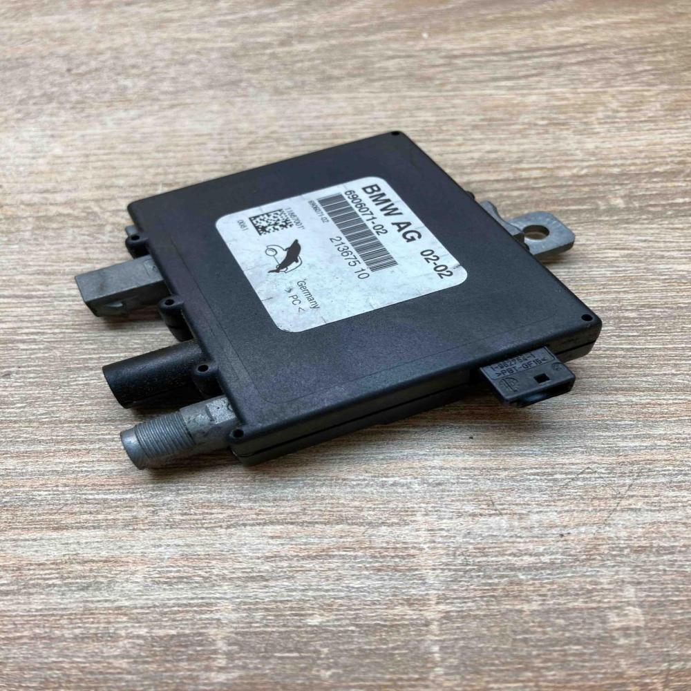6906071 213675 10  Aerial antenna amplifier BMW 3 E46