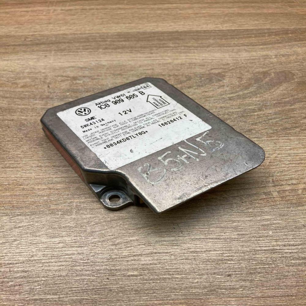1C0909605B 5WK43124  Airbag control unit/module Volkswagen PASSAT B5.5