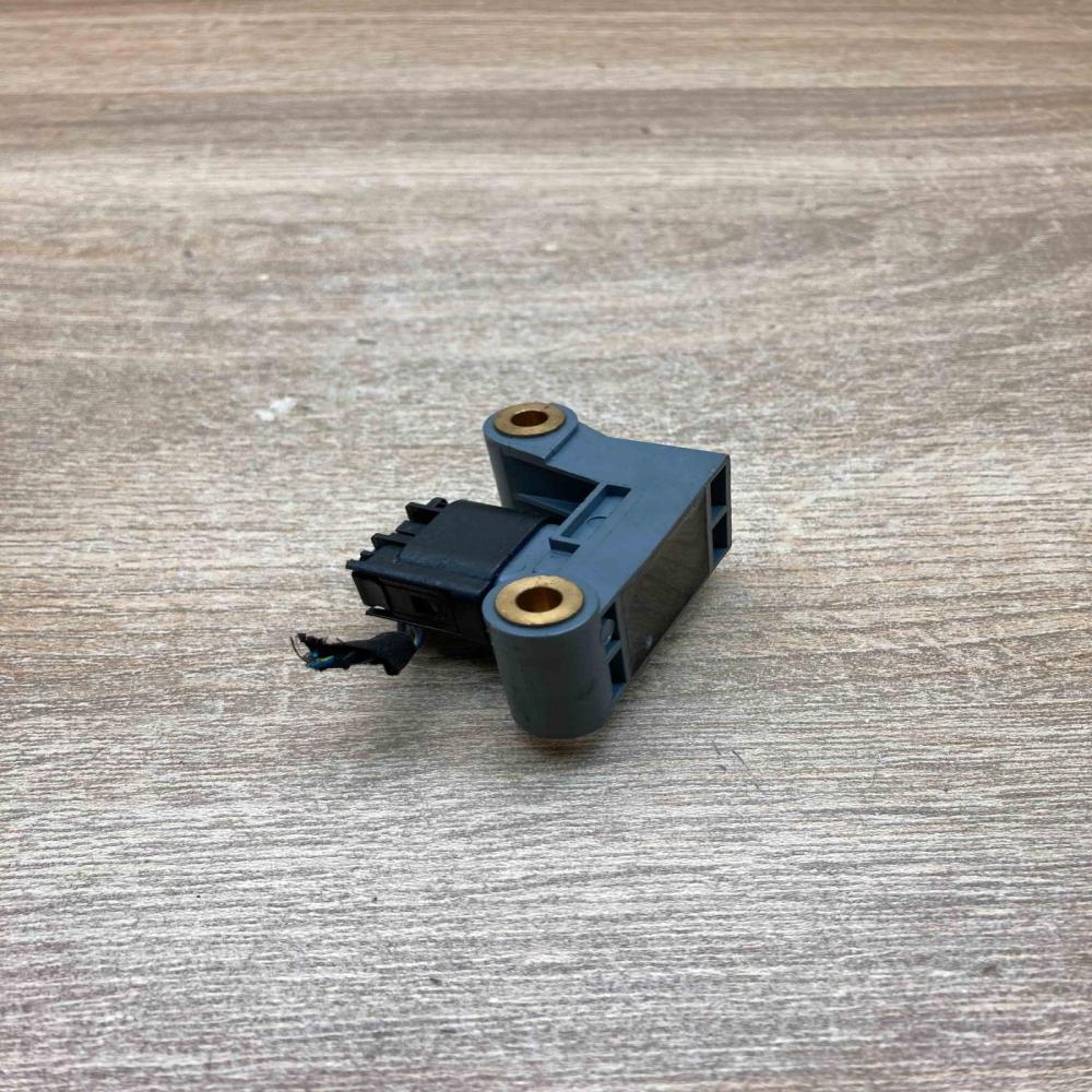9159314  With Plug Airbag deployment crash/impact sensor BMW 5 F10 F11