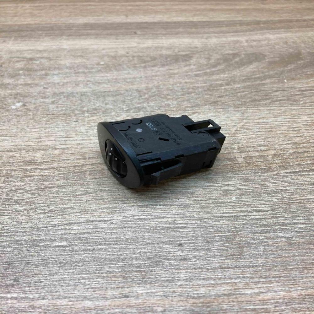 0307851419   Panel lighting control switch Ford Escort