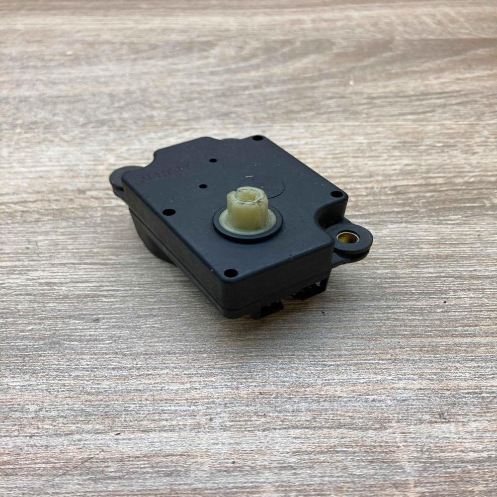 75622D 300301  Air flap motor/actuator Volvo S60