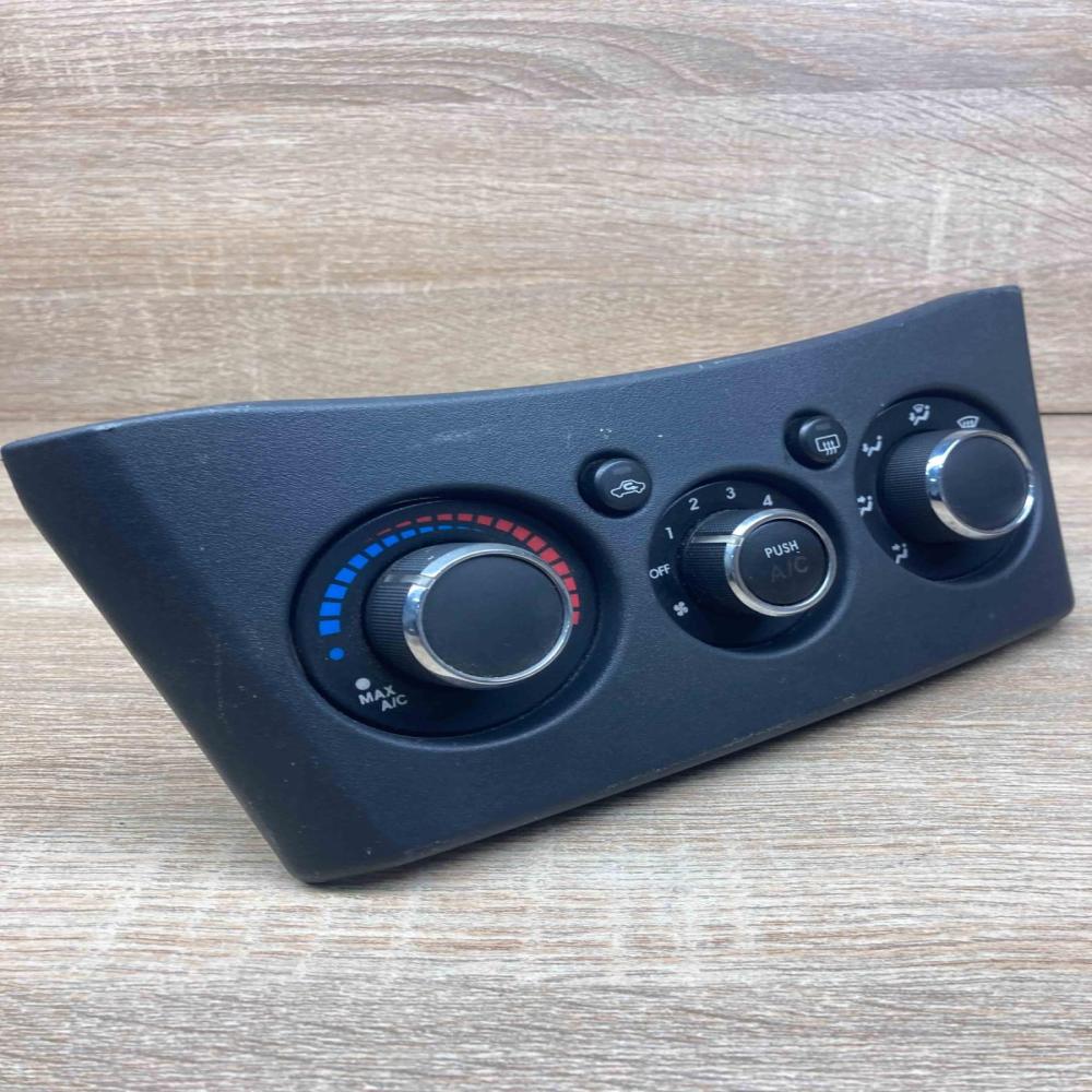 MN121361HA MN177623  Climate control unit Mitsubishi Eclipse