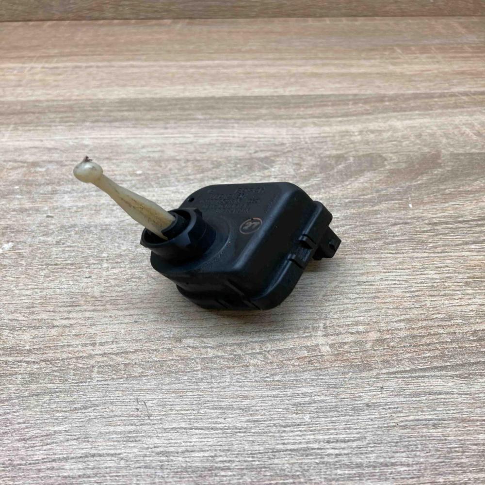 4D0941295 0307852315  Headlight level adjustment motor Audi A4 S4 B5 8D
