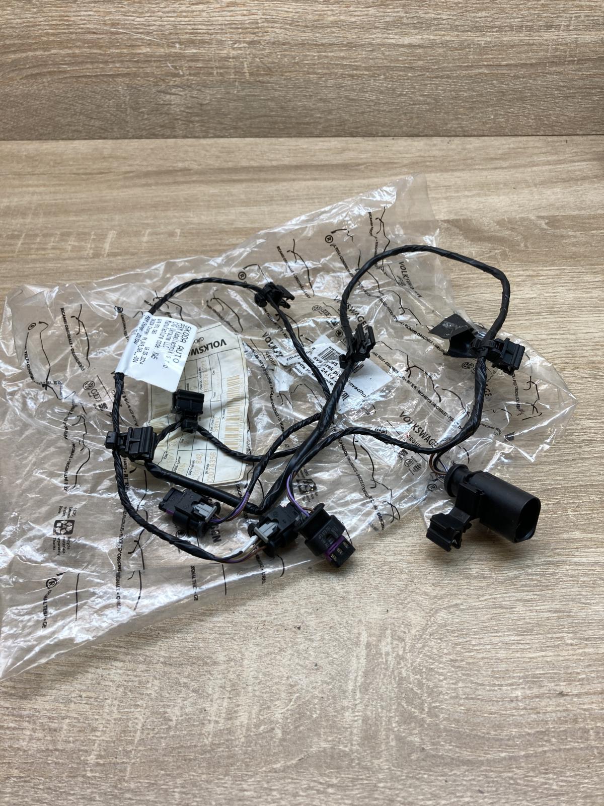 6V9971065   Parking sensor (PDC) wiring loom Skoda Fabia Mk3 (NJ)