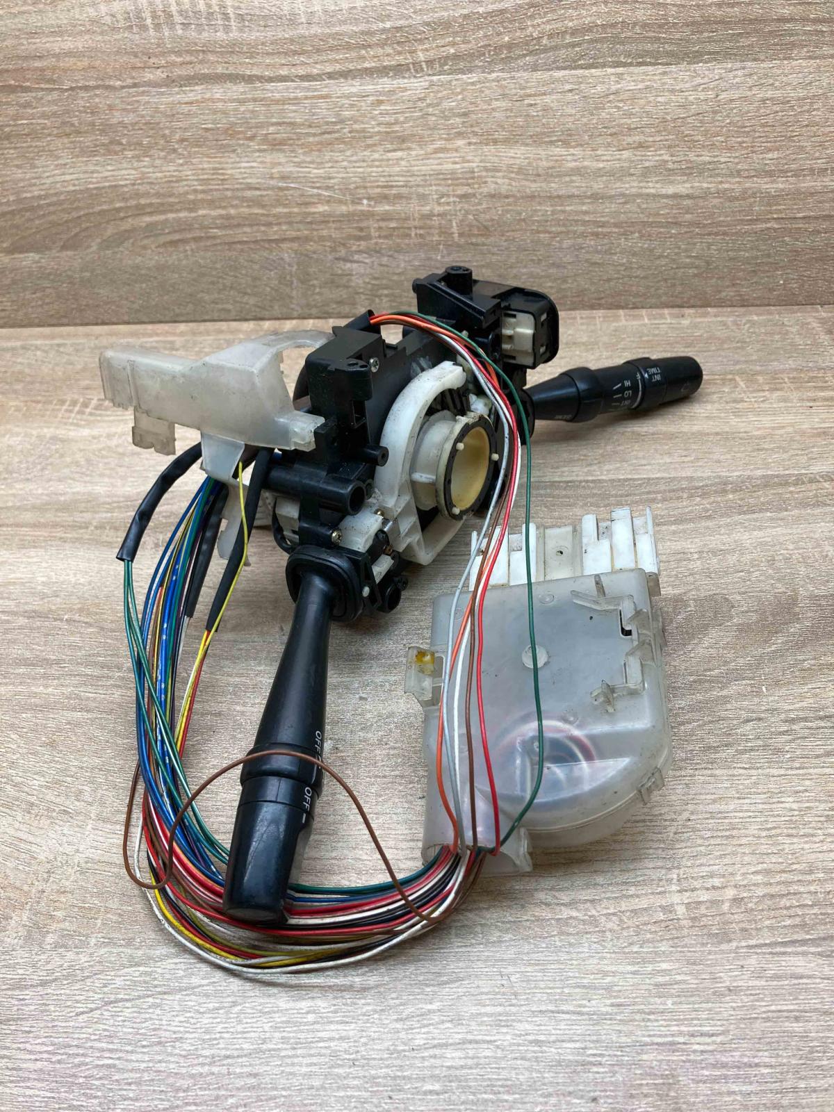 175302 8431 3A540  Wiper turn signal indicator stalk/switch Lexus GS 300 400 430