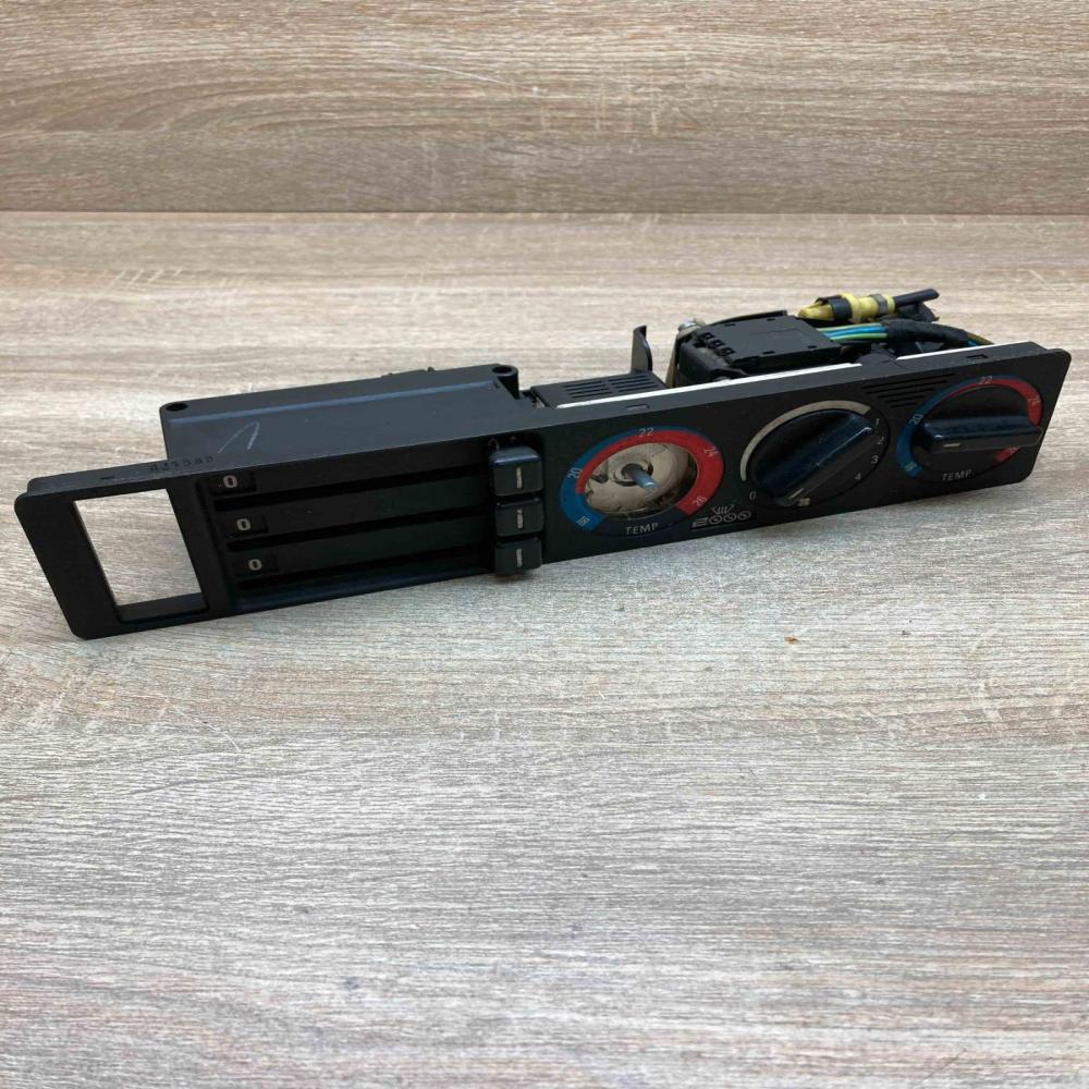 1391878 1384295  Climate control unit BMW 5 E34