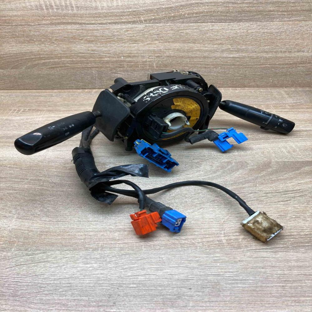 175026 175018  Wiper turn signal indicator stalk/switch Mazda 323 F