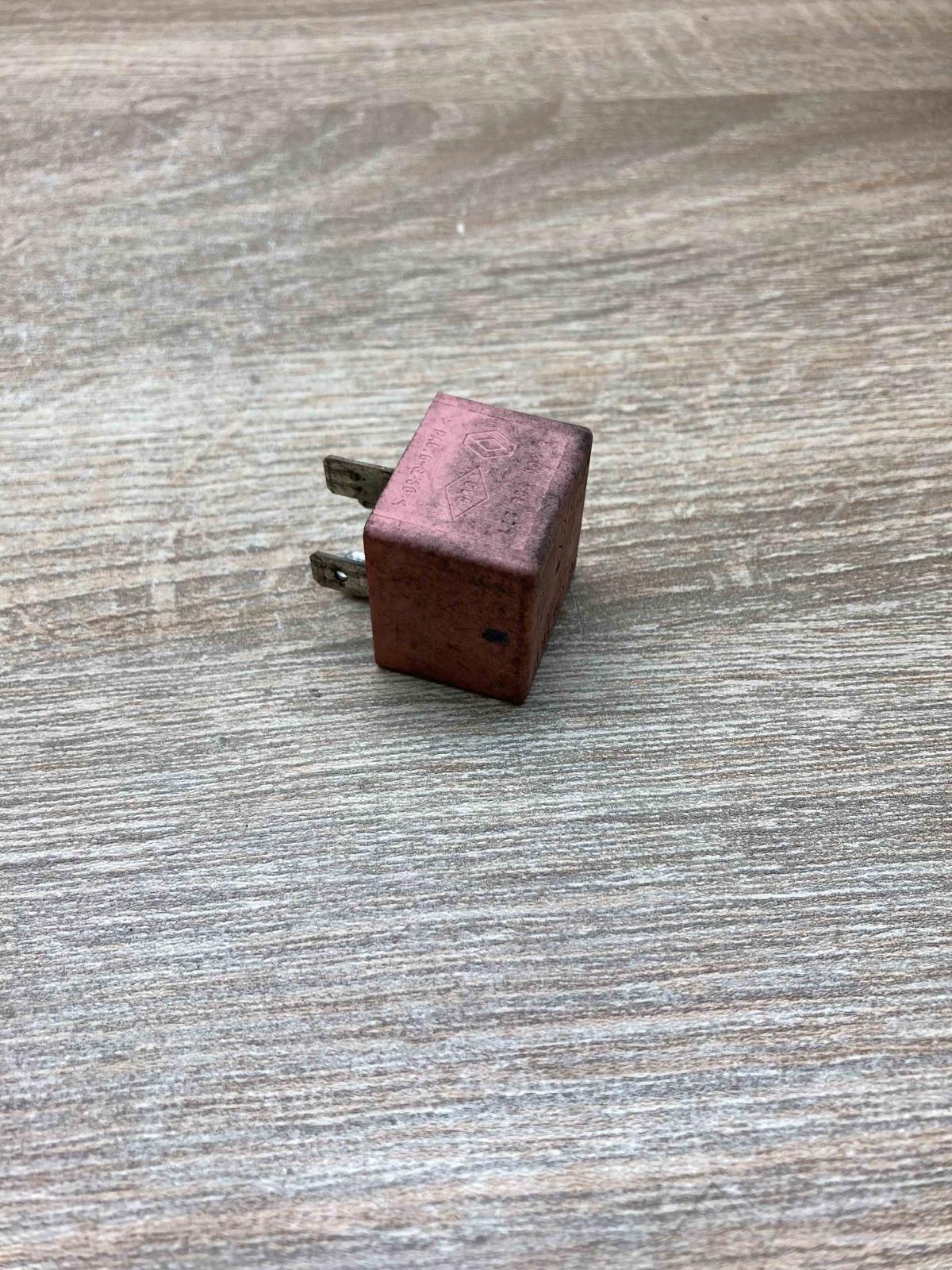 8200308271 20240041  Other relay Renault Scenic II -  Grand scenic II