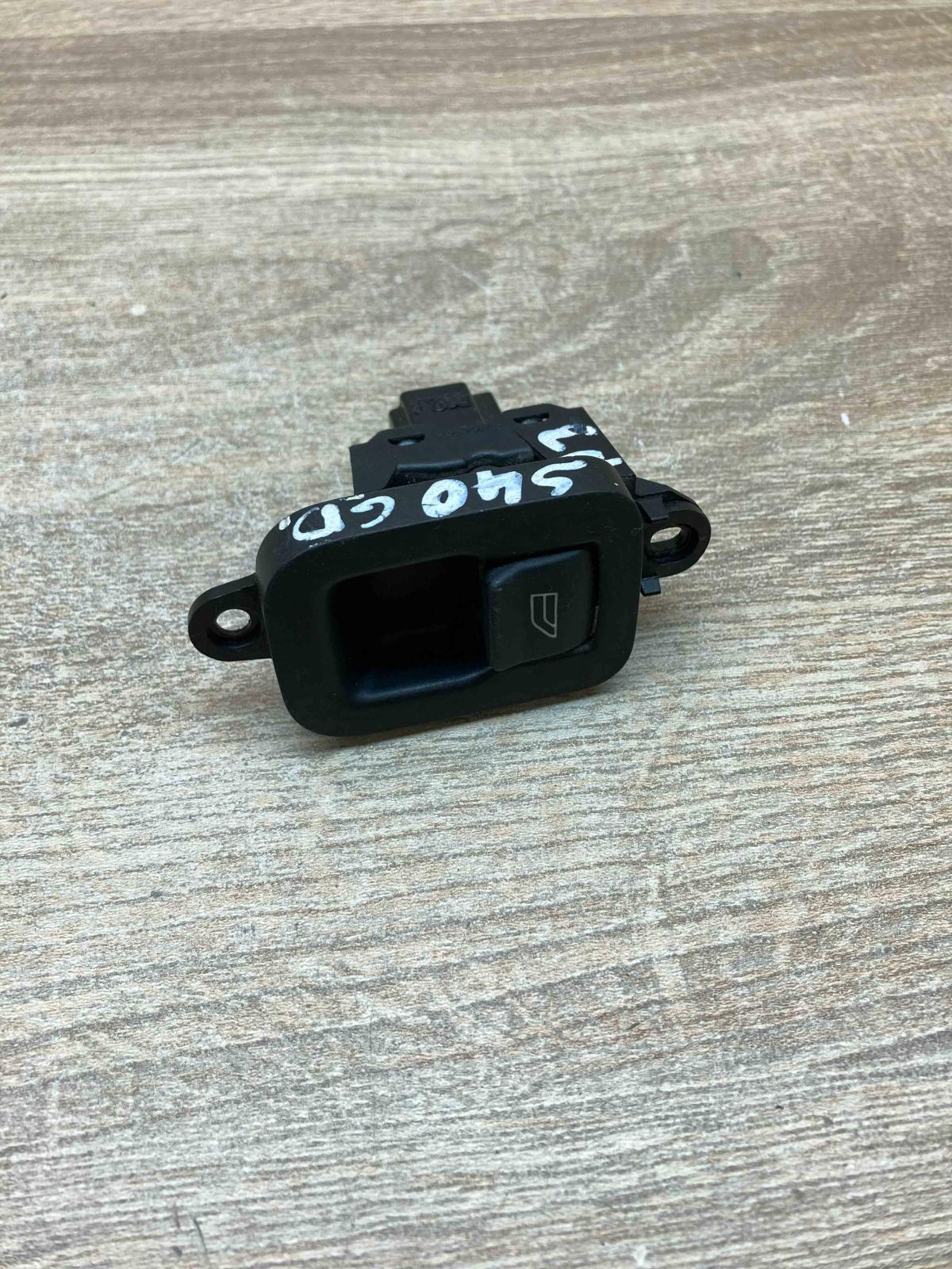 30658448   Electric window control switch Volvo V50