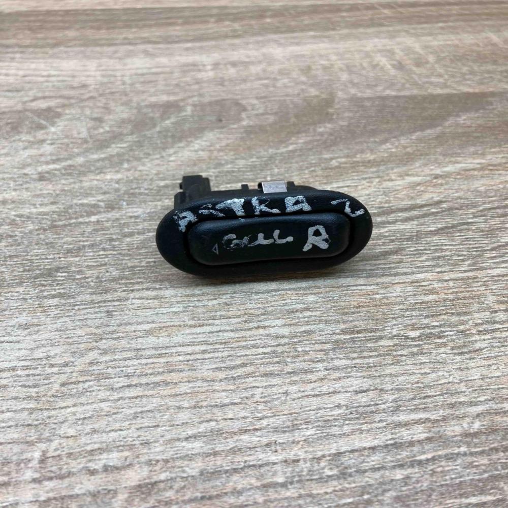 90561388 13363100  Electric window control switch Opel Zafira A