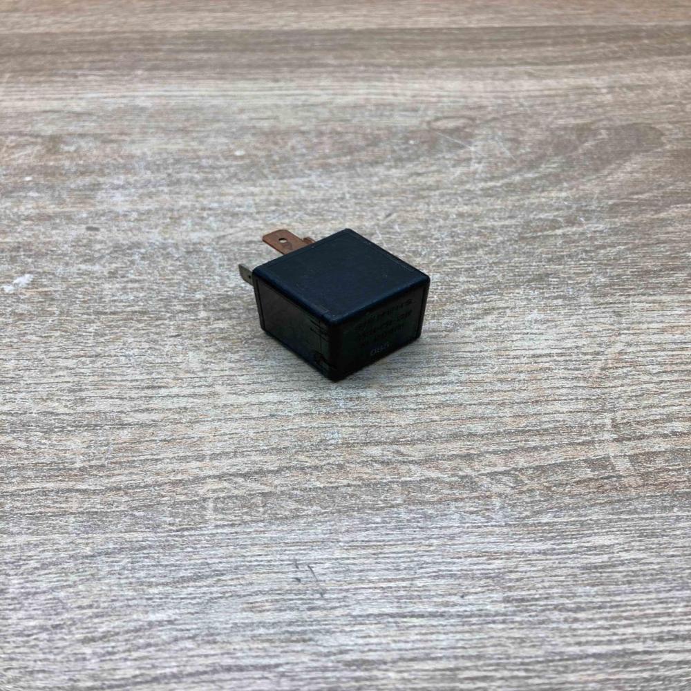 472210   Other relay Volvo 460