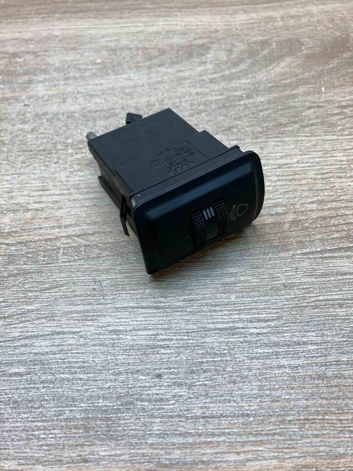 8D2941301   Headlight level height control switch Audi A4 S4 B5 8D