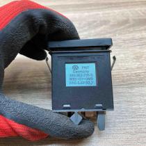 3B0953235D   Hazard light switch Volkswagen PASSAT B5