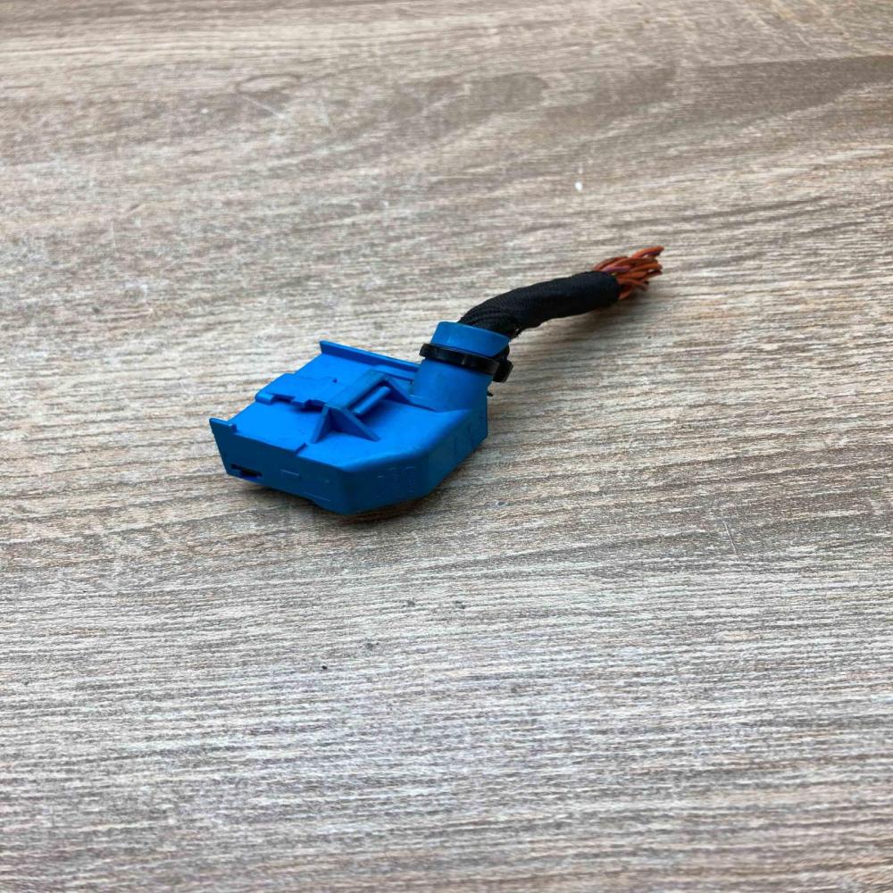 8E0972420A   Plug wire Audi A6 S6 C5 4B