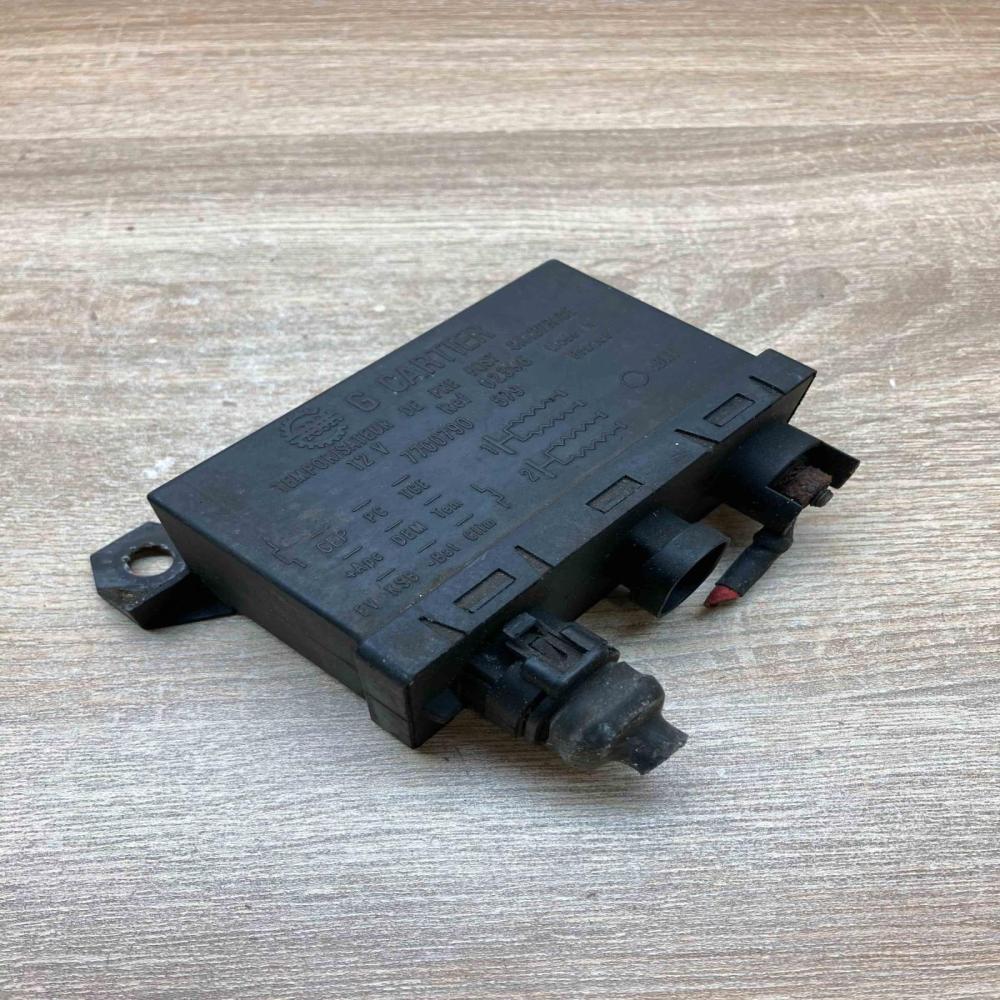 7700790579   Glow plug pre-heat relay Renault Clio I
