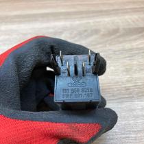 191959621B 501187  Windscreen/window heater switch Volkswagen Golf II
