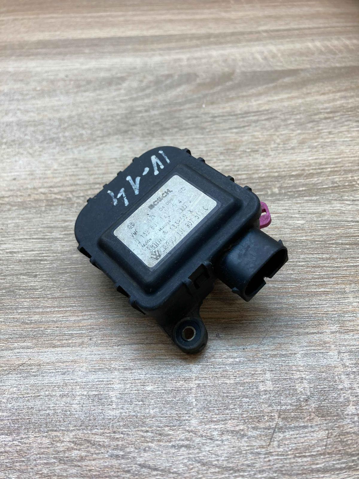 1J1907511C 0132801121  Air flap motor/actuator Volkswagen Golf IV