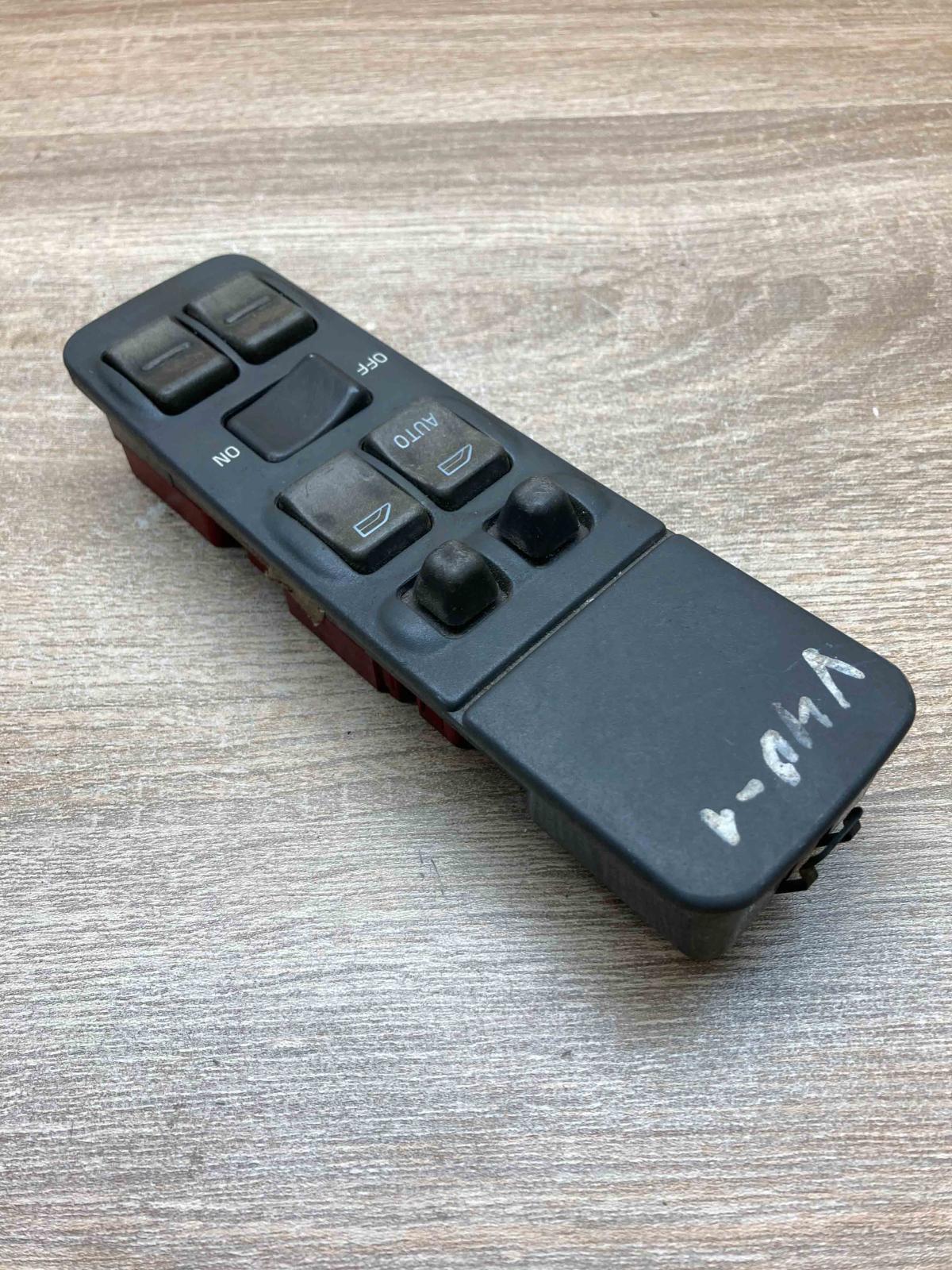 815235   Electric window control switch Volvo S40, V40