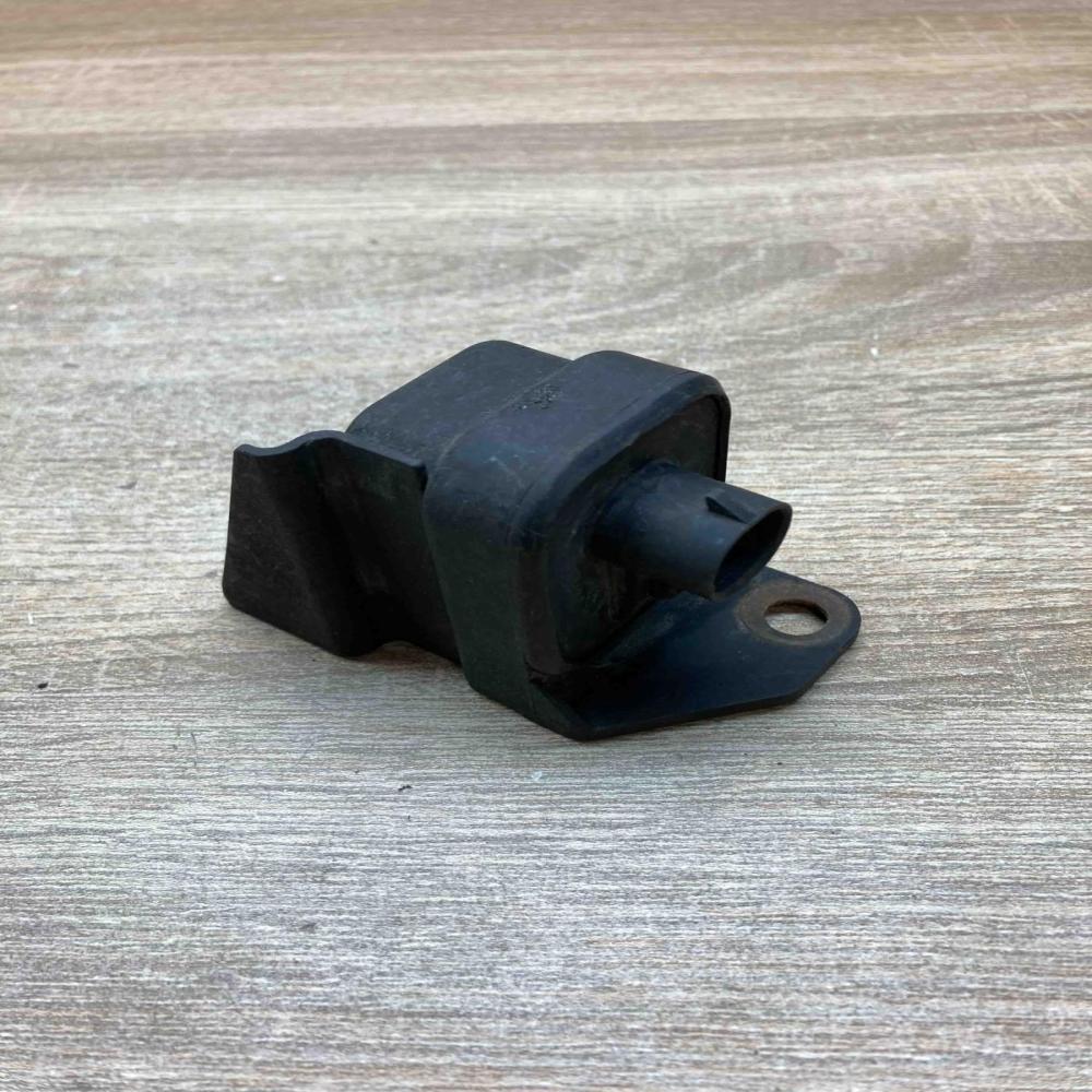 5266260 M089200439  Airbag deployment crash/impact sensor Chrysler Voyager