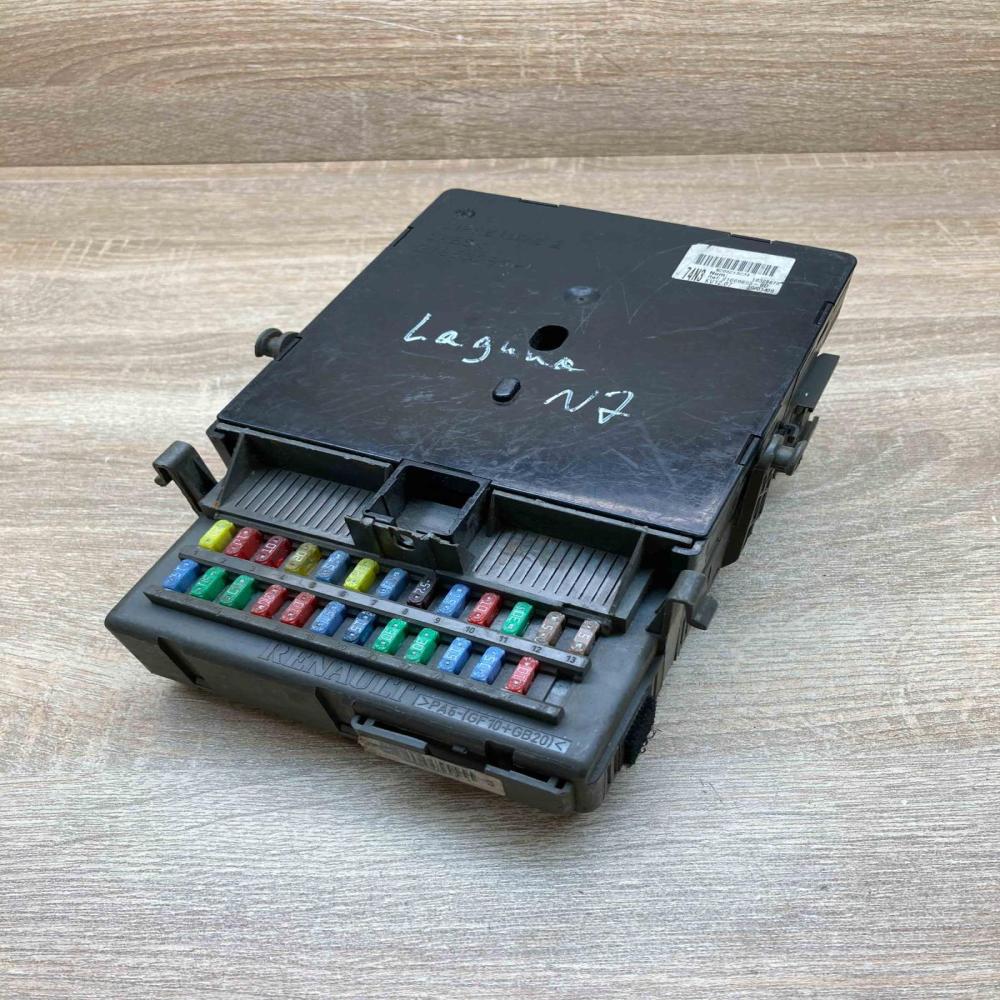 8200213234 21669695  Fuse module Renault Laguna II