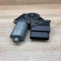 0130821697   Rear door window regulator motor Volkswagen PASSAT B5.5