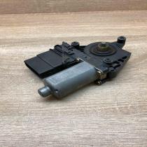 0130821697   Rear door window regulator motor Volkswagen PASSAT B5.5
