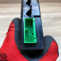 8622040   Electric window control switch Volvo S80