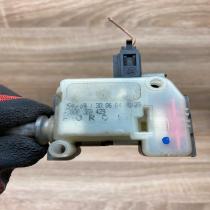 Ford Mondeo Servo Motor  With Plug Central locking motor Ford Mondeo MK II