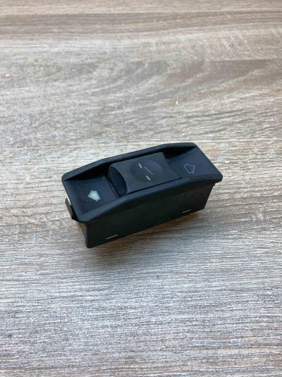 1378862   Sunroof switch BMW 5 E34