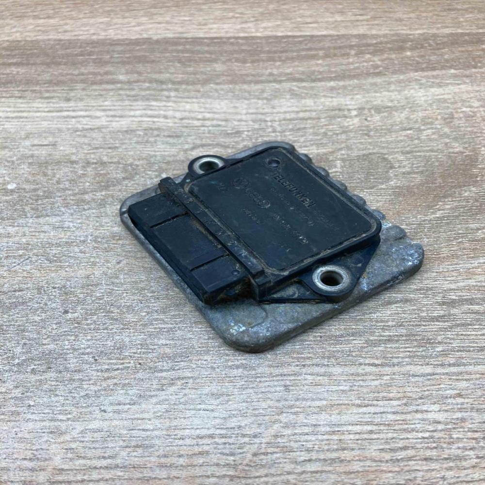 191905351B 339373  Ignition amplifier control unit Volkswagen PASSAT B3