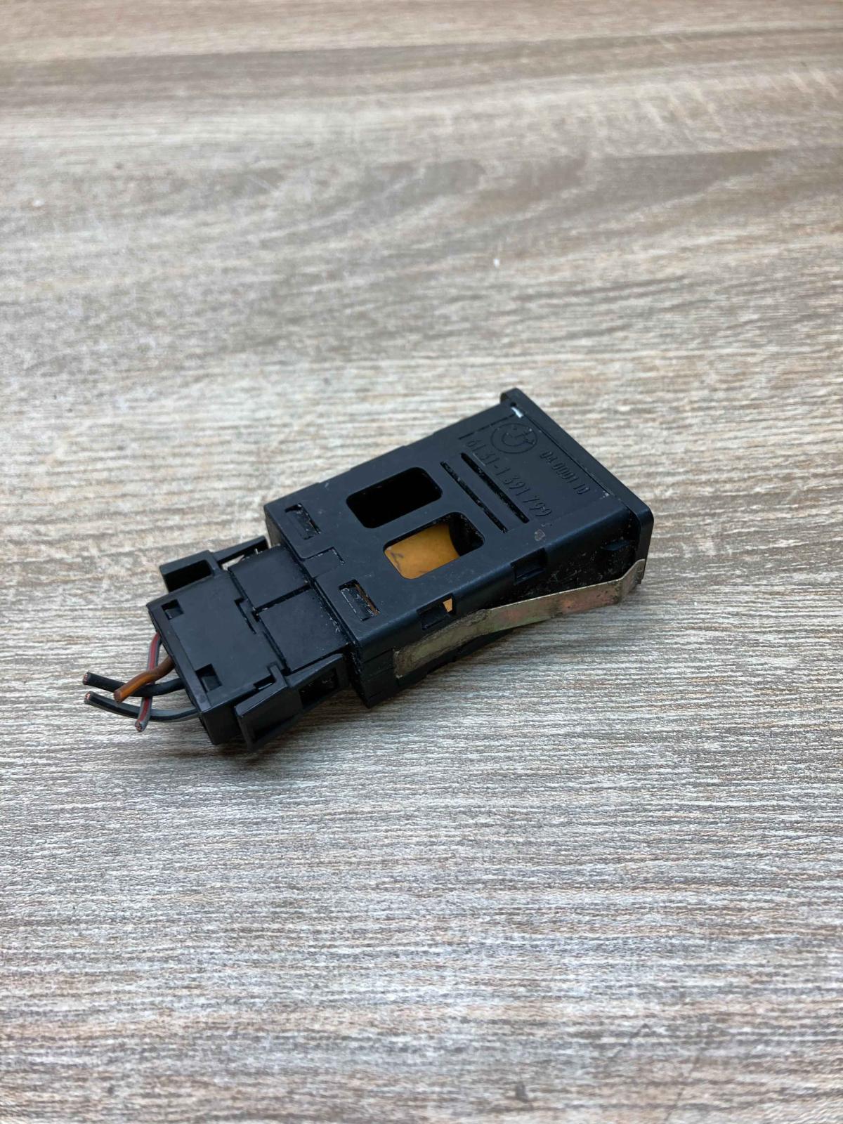 1391799  With Plug Headlight level height control switch BMW 3 E36