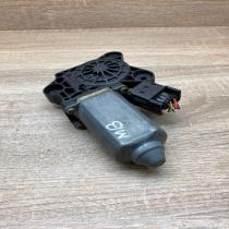 A2208204642   Front door window regulator motor Mercedes-Benz S W220