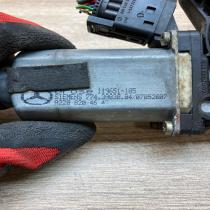 A2208204642   Front door window regulator motor Mercedes-Benz S W220