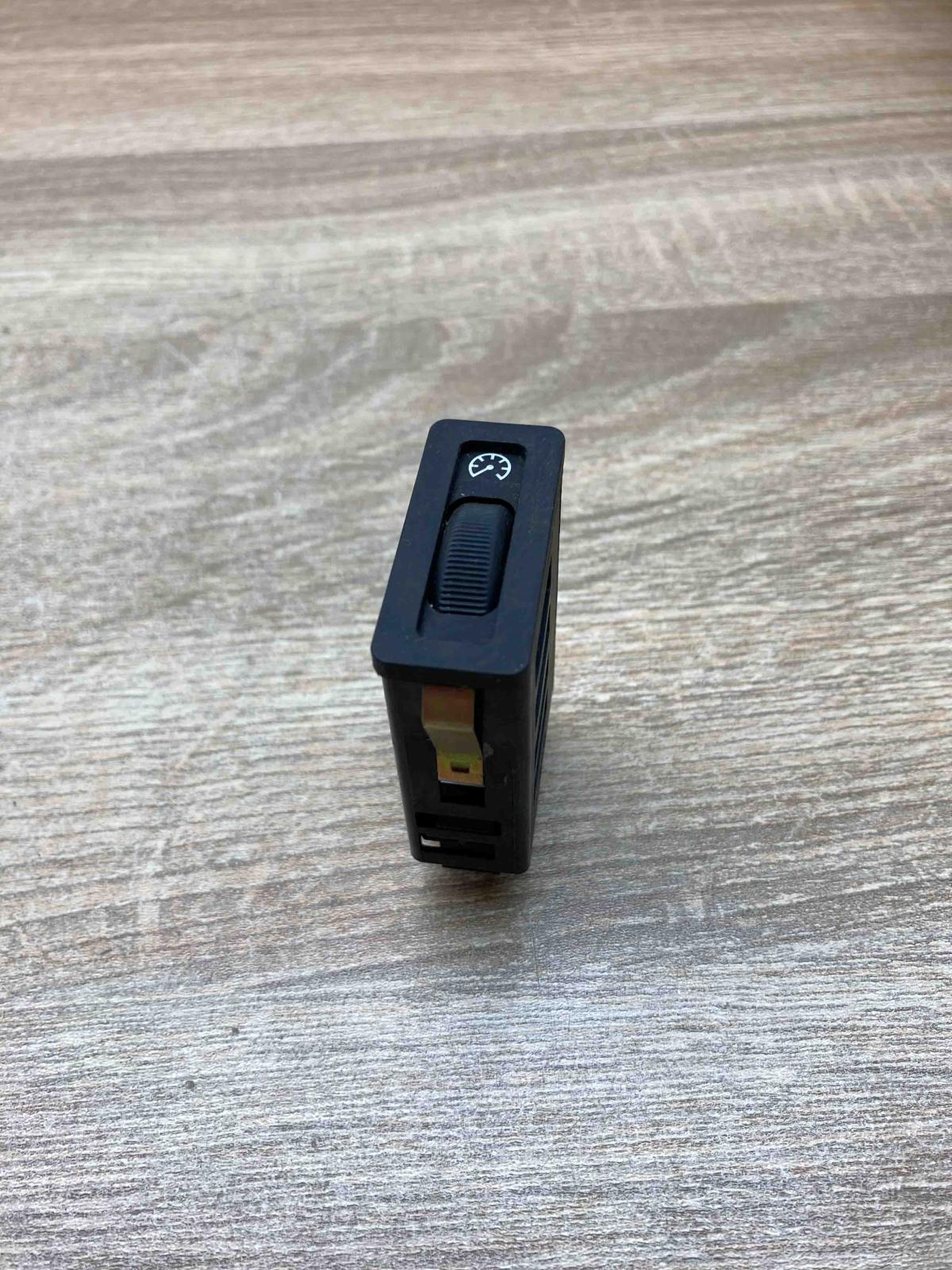 1387457   Panel lighting control switch BMW 5 E34