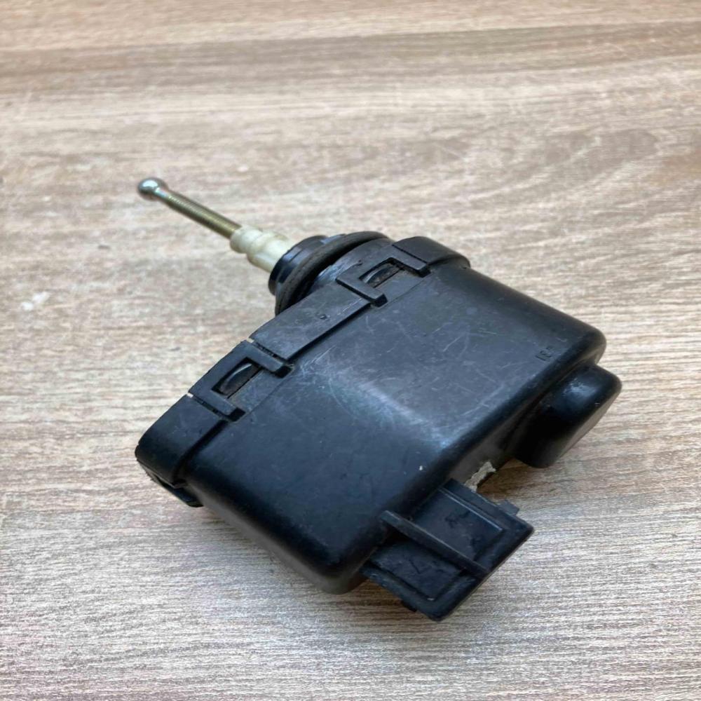 004375 45   Headlight level adjustment motor Audi 100 S4 C4