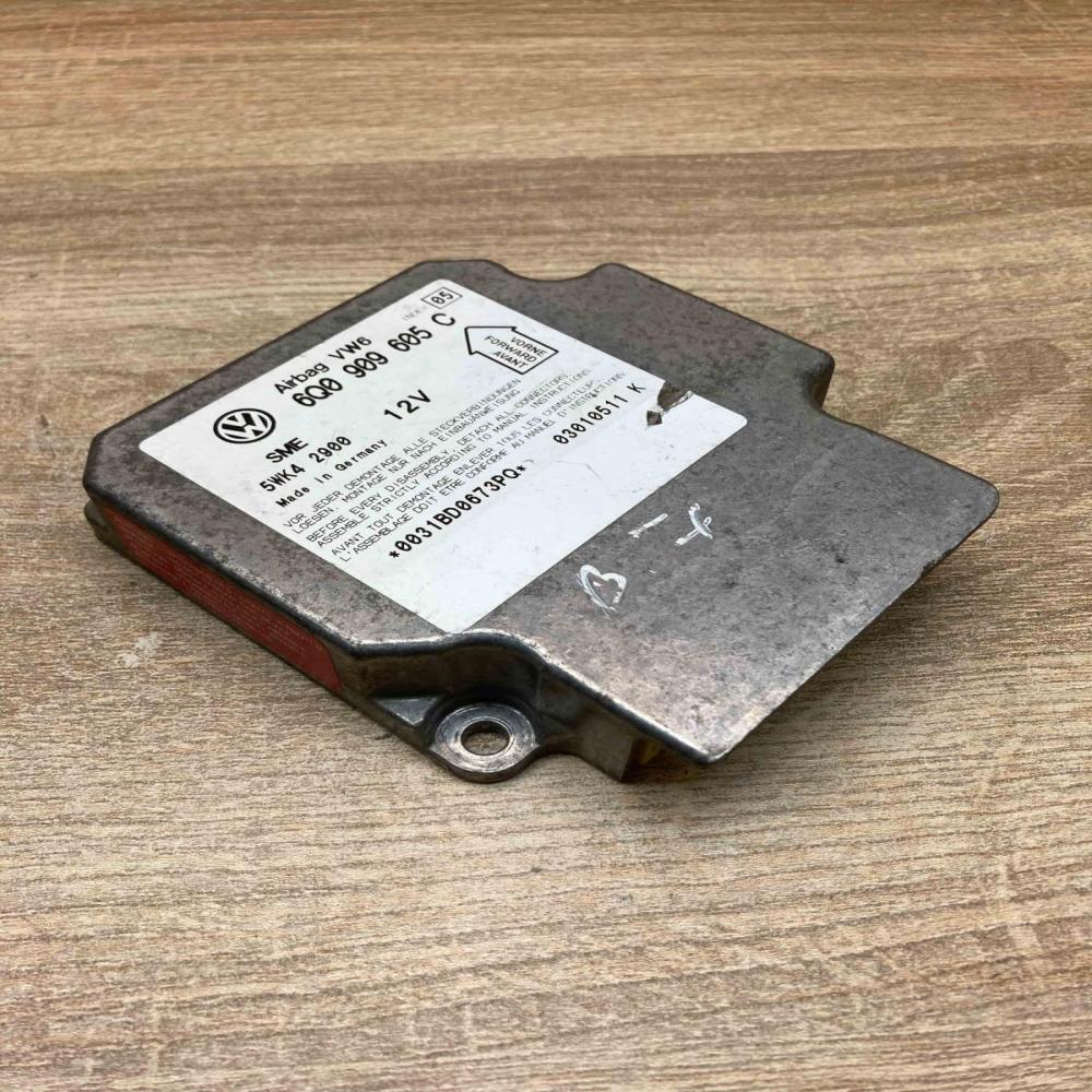 6Q0909605C 5WK42900  Airbag control unit/module Volkswagen PASSAT B5.5