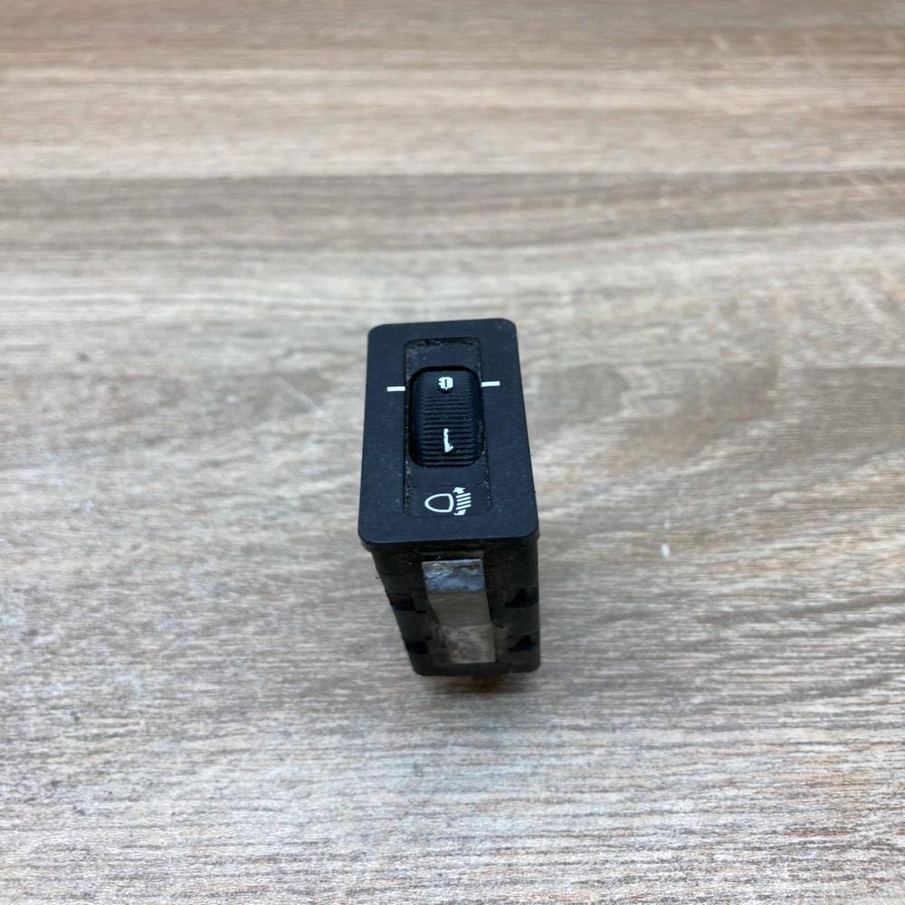 1391799   Headlight level height control switch BMW 5 E34