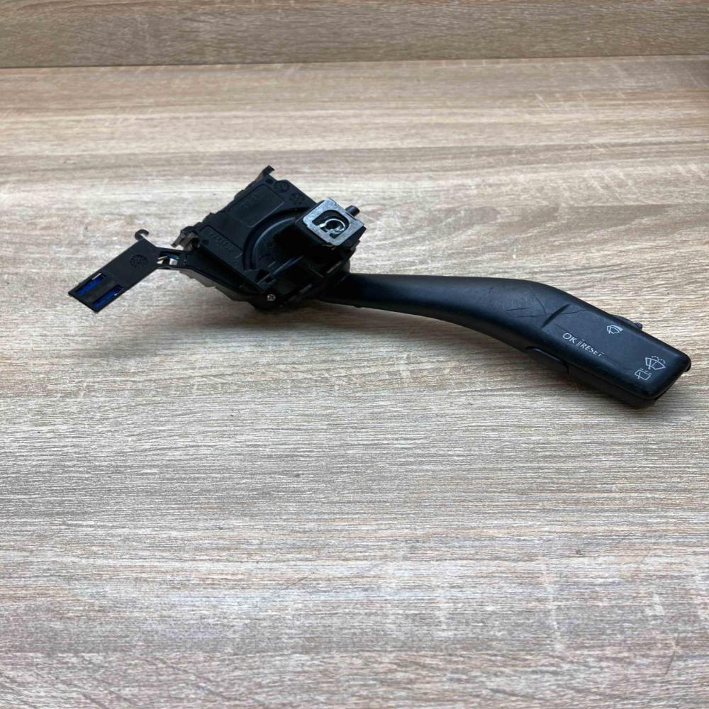 1K0953519A   Wiper control stalk Volkswagen Golf Plus