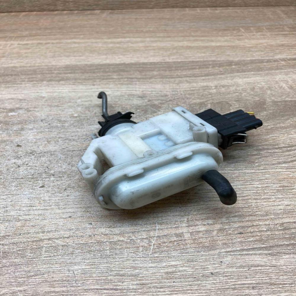 3A0862153  With Plug Central locking motor Volkswagen PASSAT B4