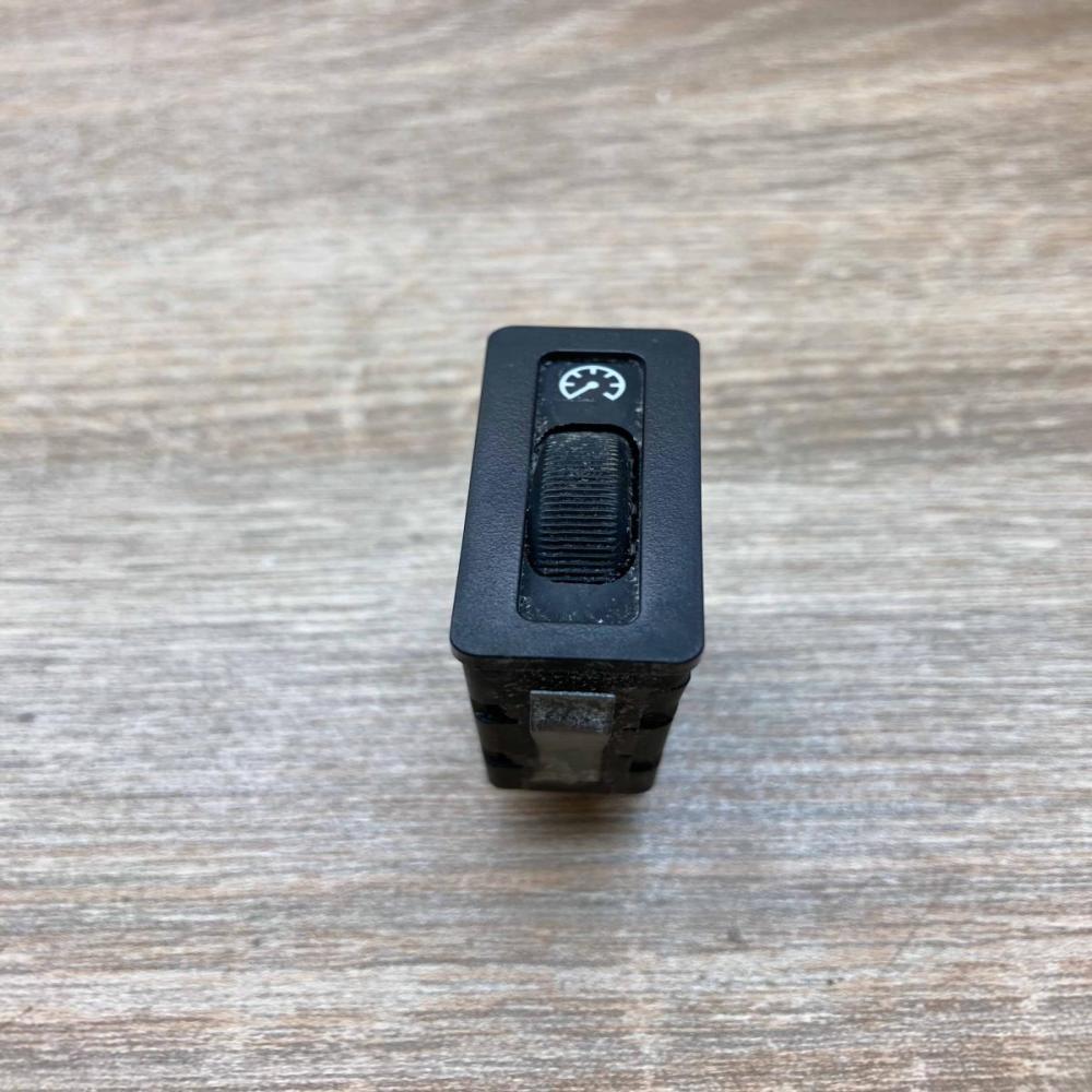 1384031 05991230  Panel lighting control switch BMW 5 E34