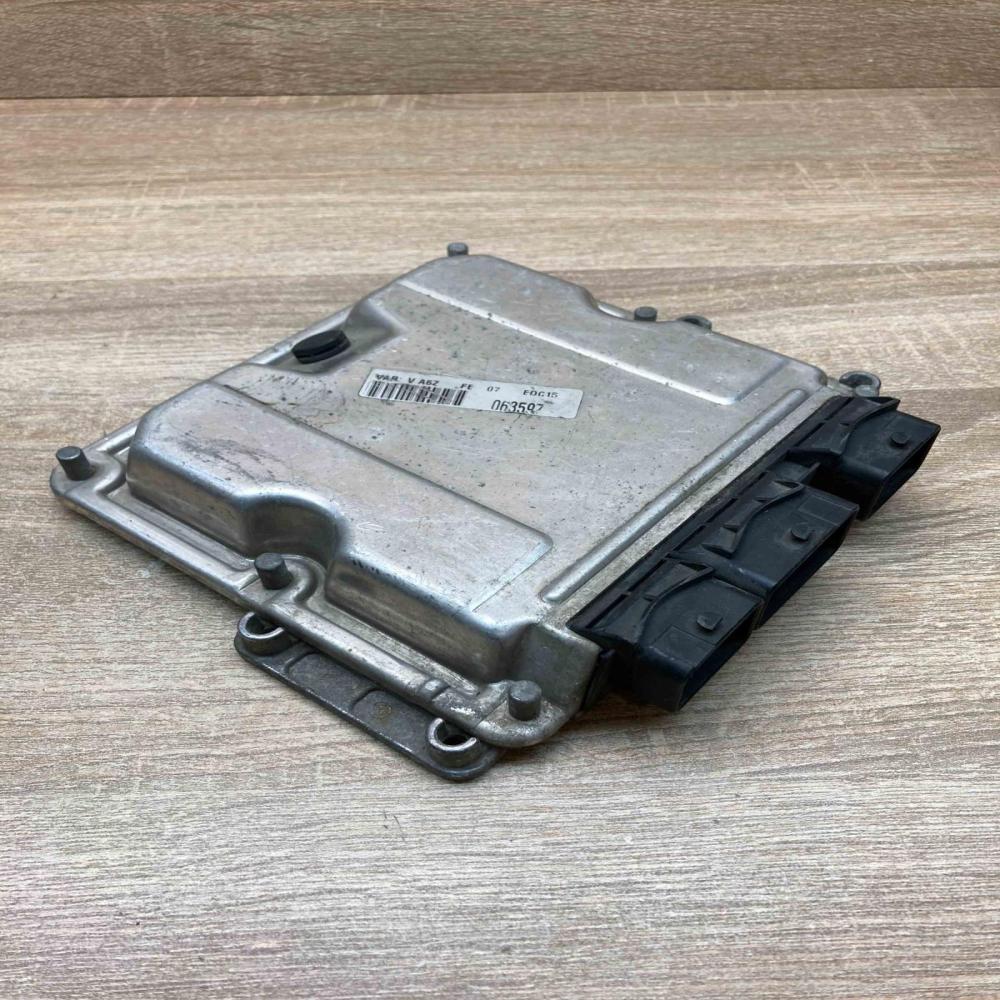 9654695380 0281011779  Engine control unit/module ECU Peugeot 807