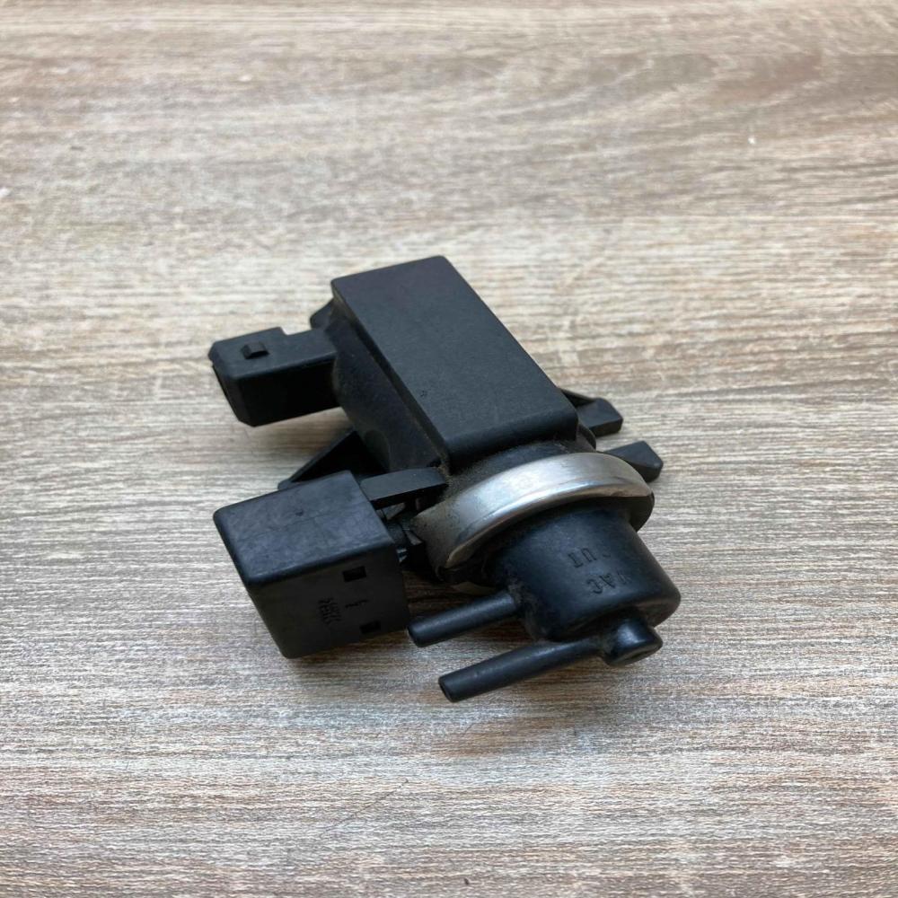 2247906   Turbo solenoid valve BMW 5 E39
