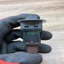 8200169589B   Passenger airbag on/off switch Renault Megane II