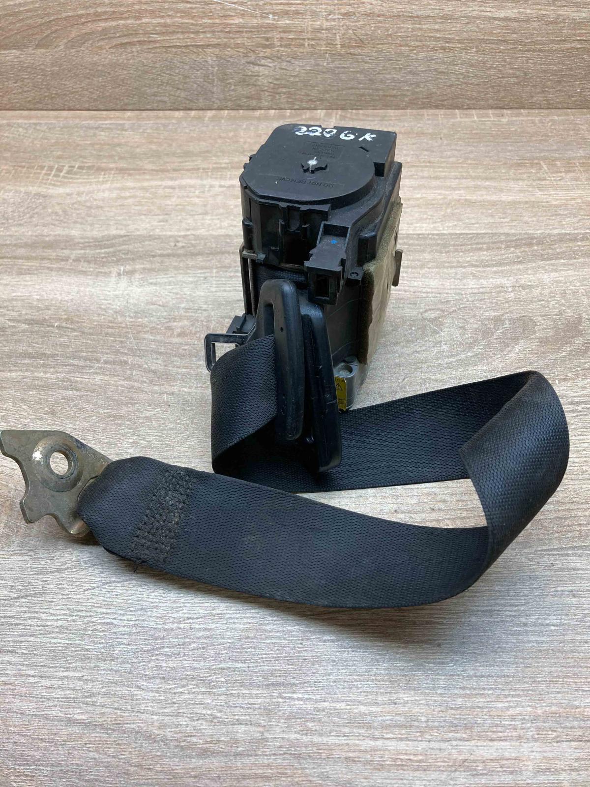 00066179 2208600385  Rear seatbelt Mercedes-Benz S W220