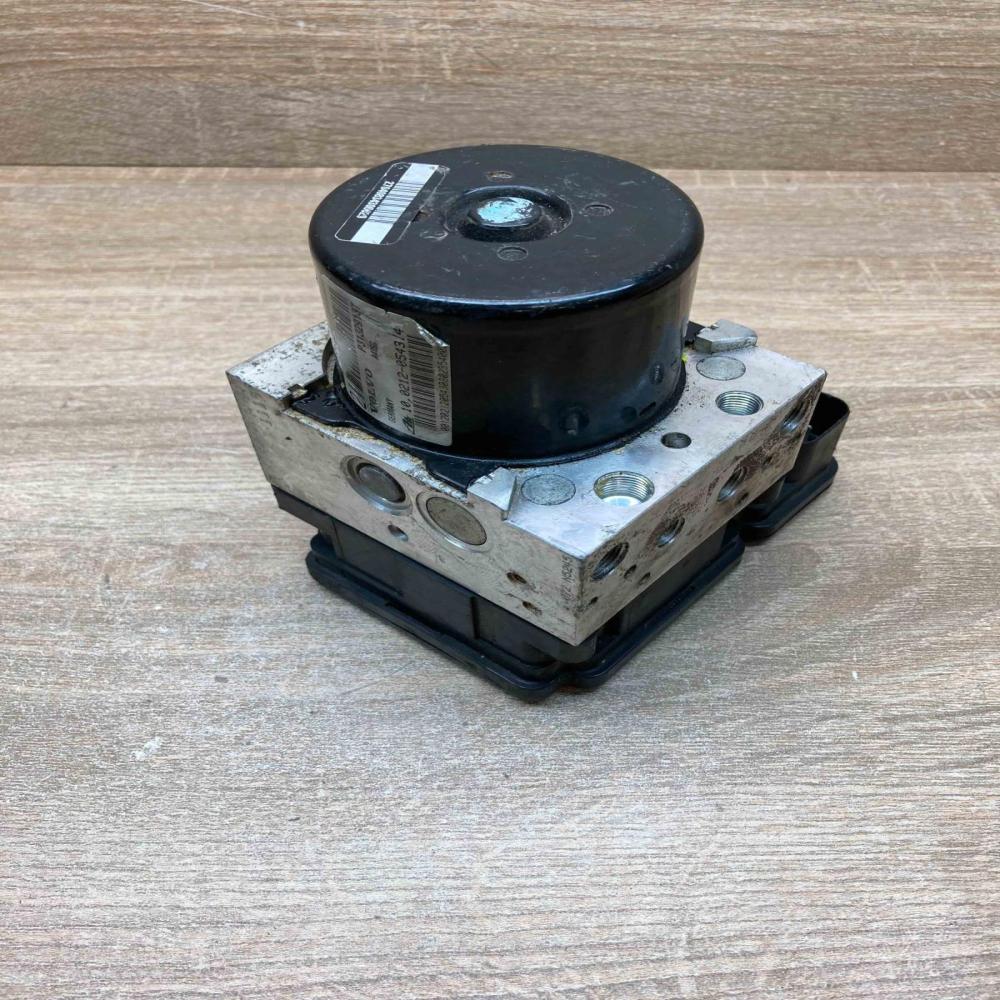 31329137 P31329137  ABS Pump Volvo S60